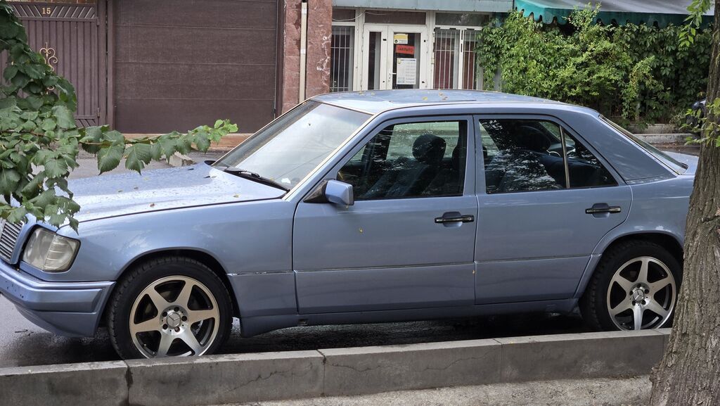 Mercedes-Benz W124: 1993 г., 2.8 л, Автомат, Бензин, Седан: фото 4