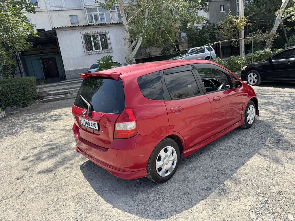 Honda Fit: 2002 г., 1.3 л, Вариатор, Бензин, Хэтчбэк: фото 3
