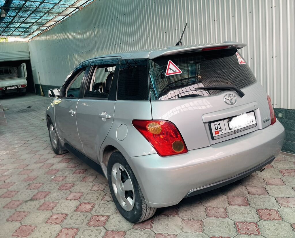 Toyota Ist: 2003 г., 1.3 л, Автомат, Бензин, Хэтчбэк — фото 4