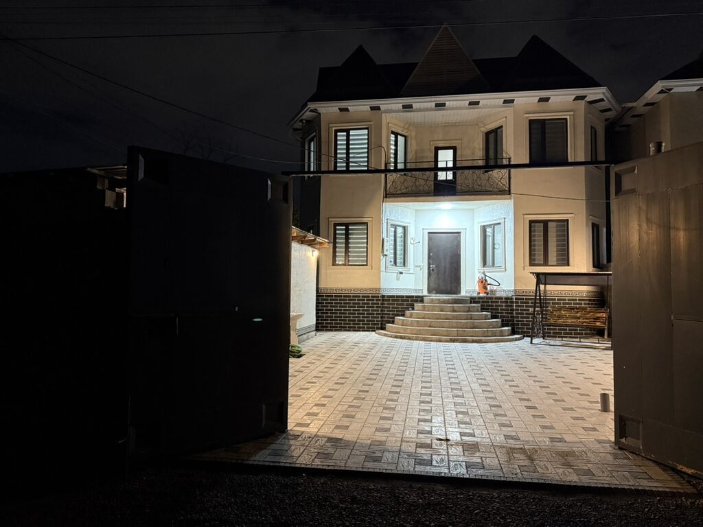200 м², 5 комнат: фото 1