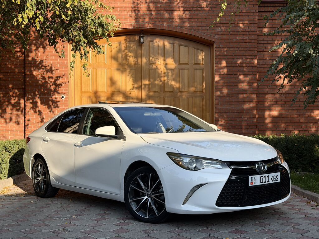 Toyota Camry: 2016 г., 2.5 л, Автомат, Бензин, Седан: фото 1