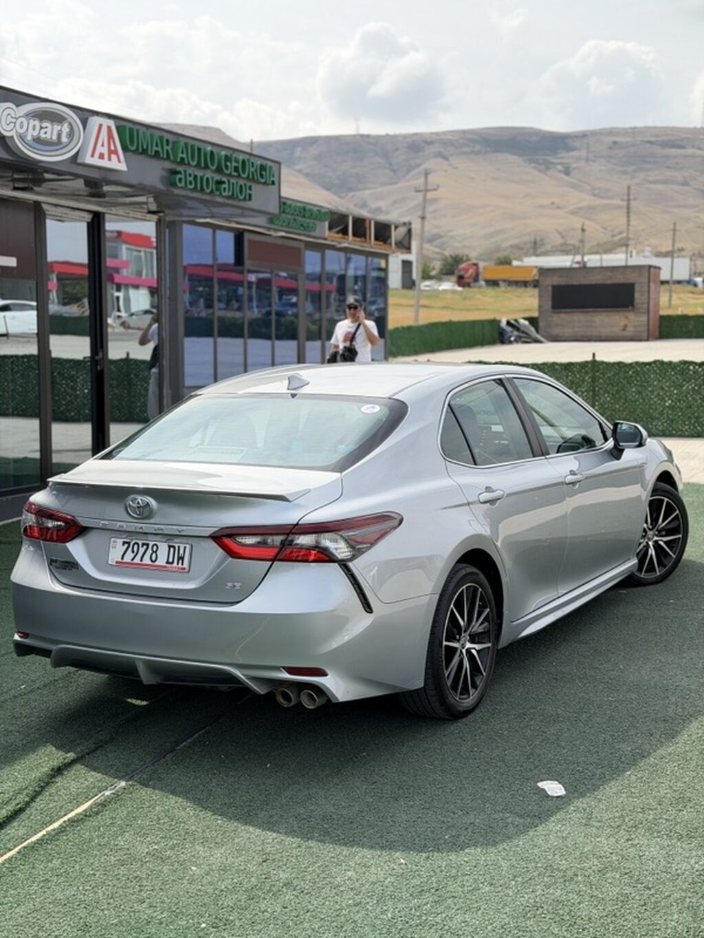 Toyota Camry: 2021 г., 2.5 л, Автомат, Бензин, Седан: фото 2