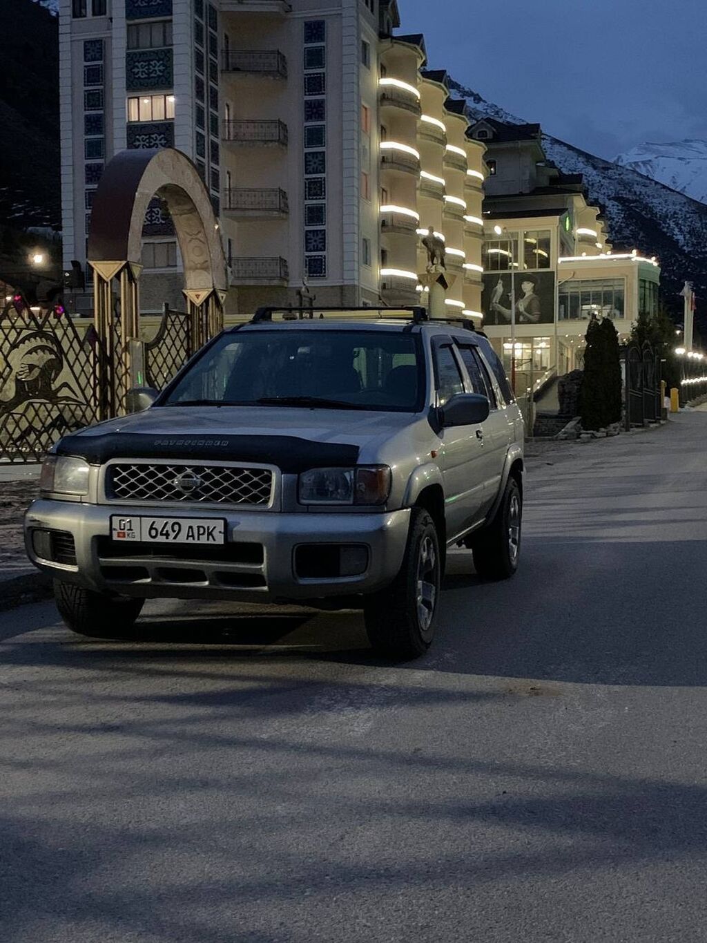 Nissan Pathfinder: 2001 г., 3.5 л, Автомат, Газ, Внедорожник — фото 4