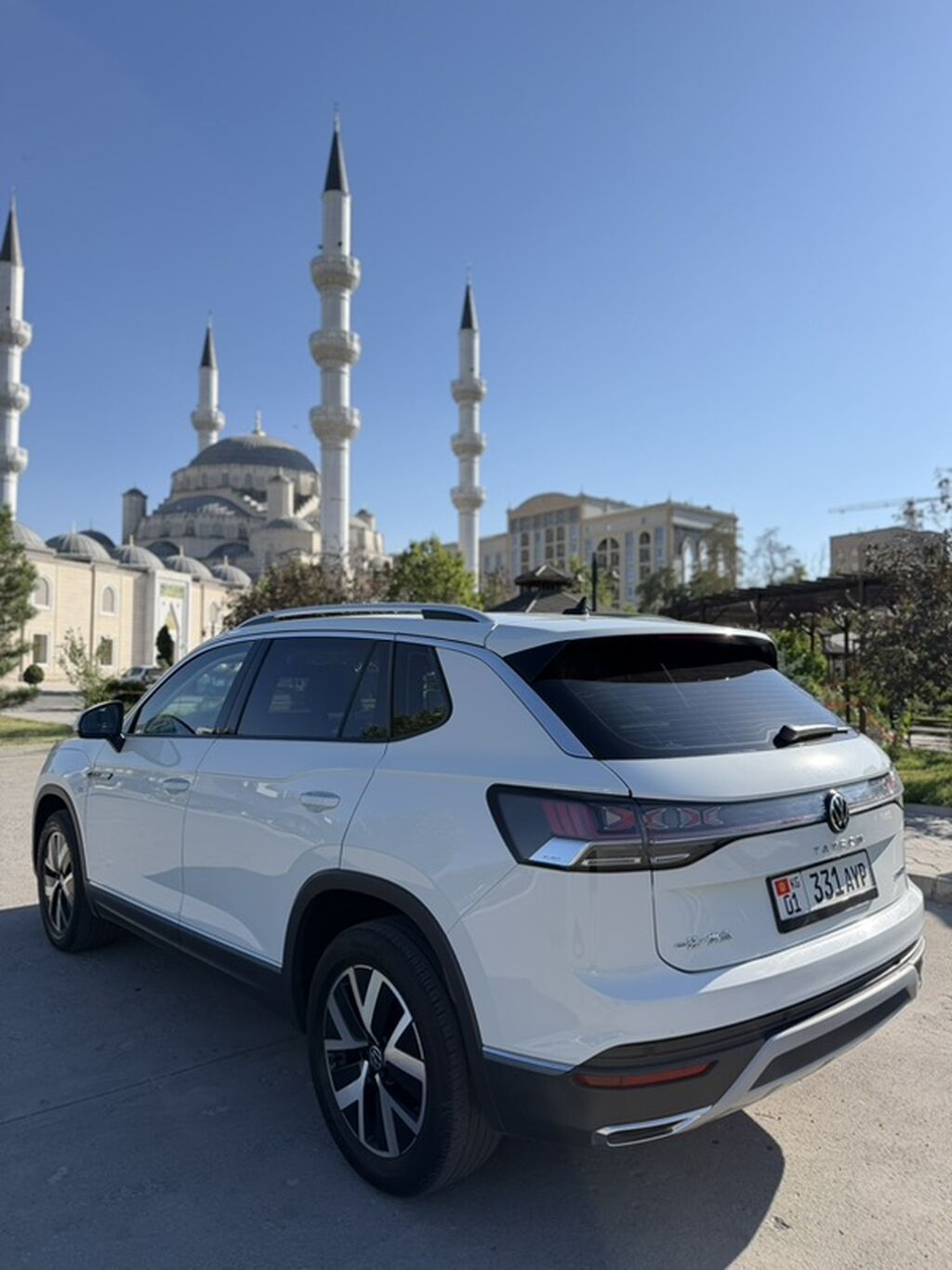Volkswagen Tayron: 2023 г., 1.5 л, Автомат, Бензин, Кроссовер: фото 2