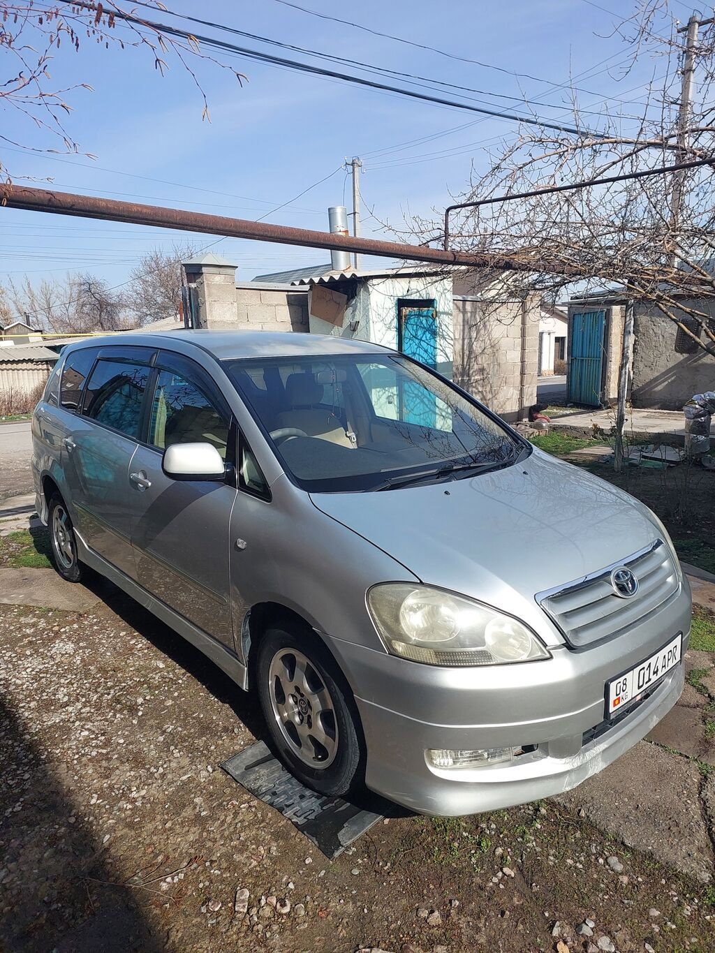 Toyota Ipsum: 2003 г., 2.4 л, Автомат, Бензин, Минивэн: фото 2