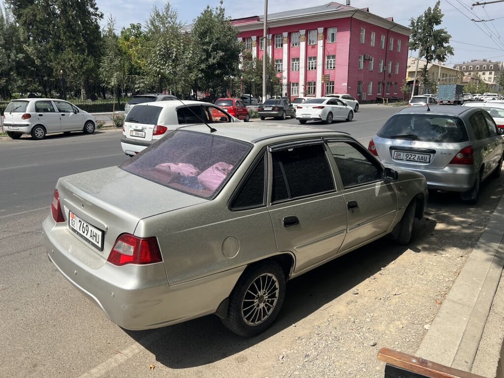 Daewoo Nexia: 2008 г., 1.6 л, Механика, Бензин, Седан: фото 3