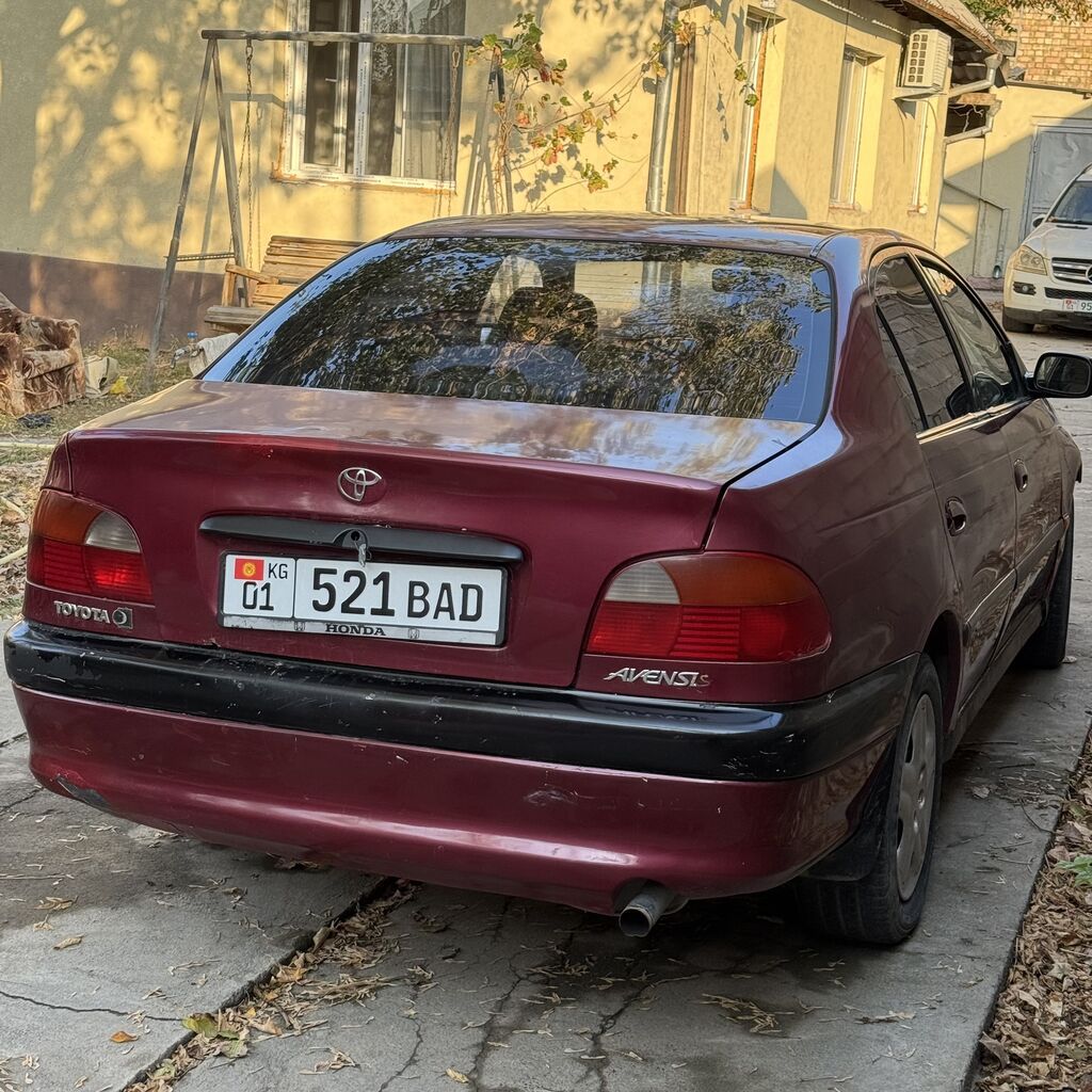 Toyota Avensis: 1999 г., 1.6 л, Механика, Бензин, Седан: фото 2