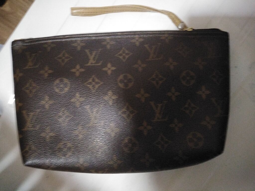 NOVA Louis Vuitton torbica