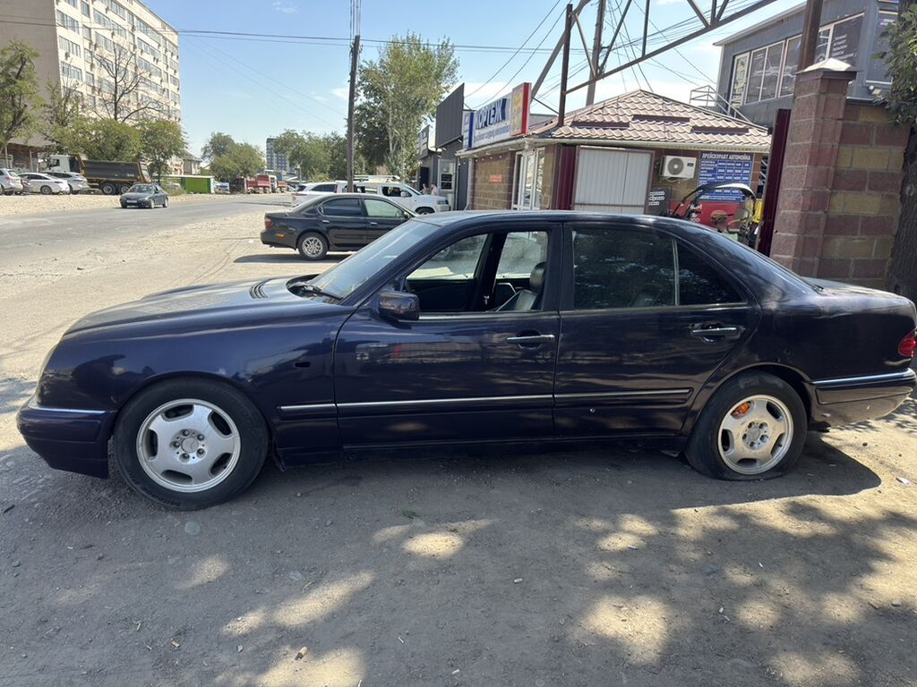 Mercedes-Benz E-Class: 1995 г., 3.2 л, Автомат, Седан: фото 5