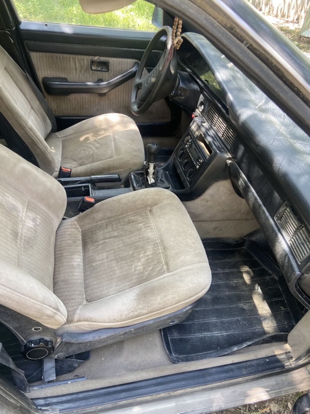 Audi 100: 1988 г., 2.3 л, Механика, Бензин, Седан: фото 6