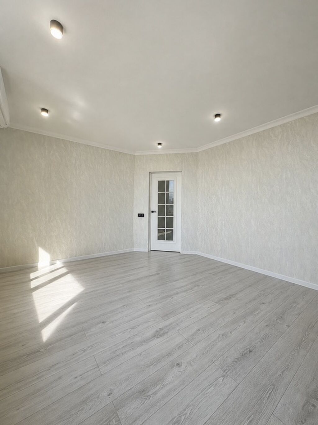 2 комнаты, 56 м², Индивидуалка, 3 этаж, Свежий ремонт: фото 3