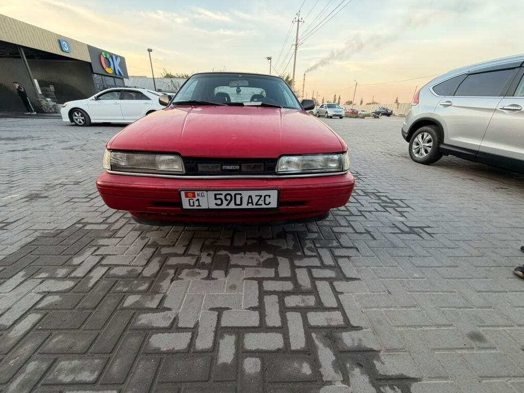 Mazda 626: 1989 г., 2.2 л, Автомат, Бензин, Хэтчбэк: фото 2