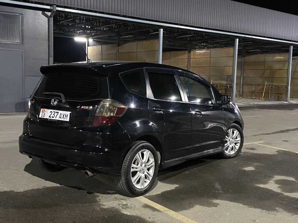 Honda Fit: 2009 г., 1.5 л, Вариатор, Бензин, Хэтчбэк: фото 3
