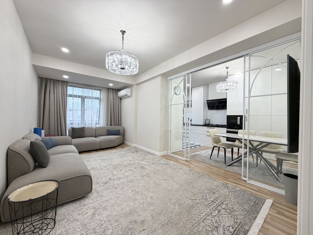 4 комнаты, 120 м², Золотой квадрат Элитка, 8 этаж, Евроремонт: фото 1