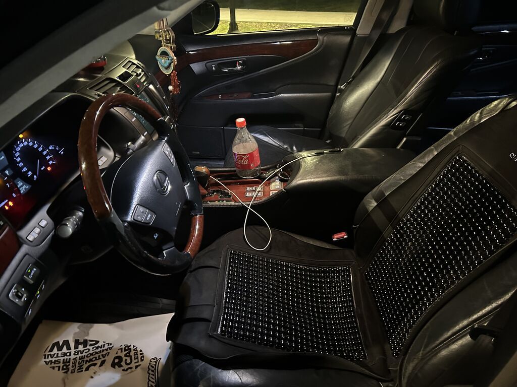 Lexus LS