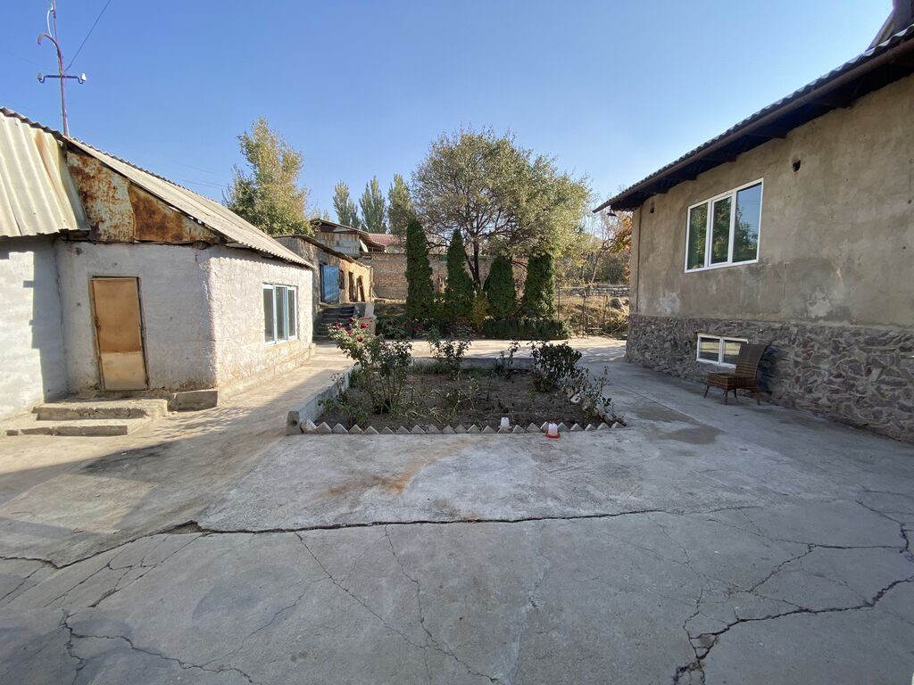 4 комнаты, 100 м², 11 соток, Бишкек, Собственник: фото 8