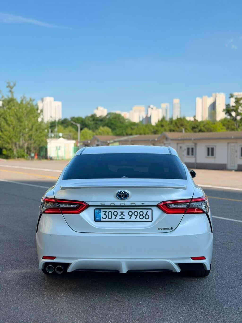 Toyota Camry: 2021 г., 2.5 л, Автомат, Гибрид, Седан: фото 2