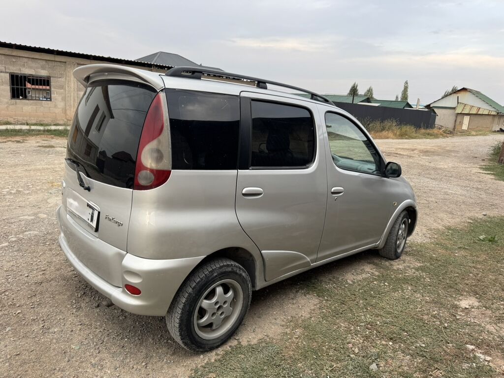 Toyota Funcargo: 2000 г., Механика, Бензин, Минивэн: фото 4