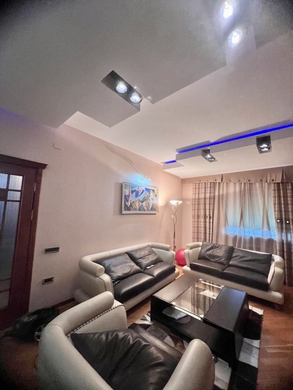 Yasamal, 5 otaqlı, Yeni tikili, m. İnşaatçılar, 250 kv. m