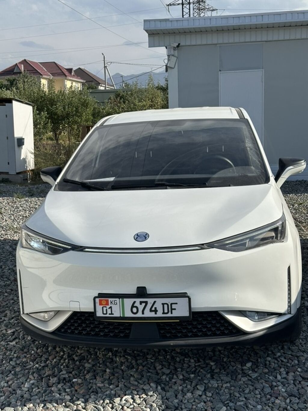 HYCAN Z03 — компактный электрический кроссовер Основные особенности: фото 1