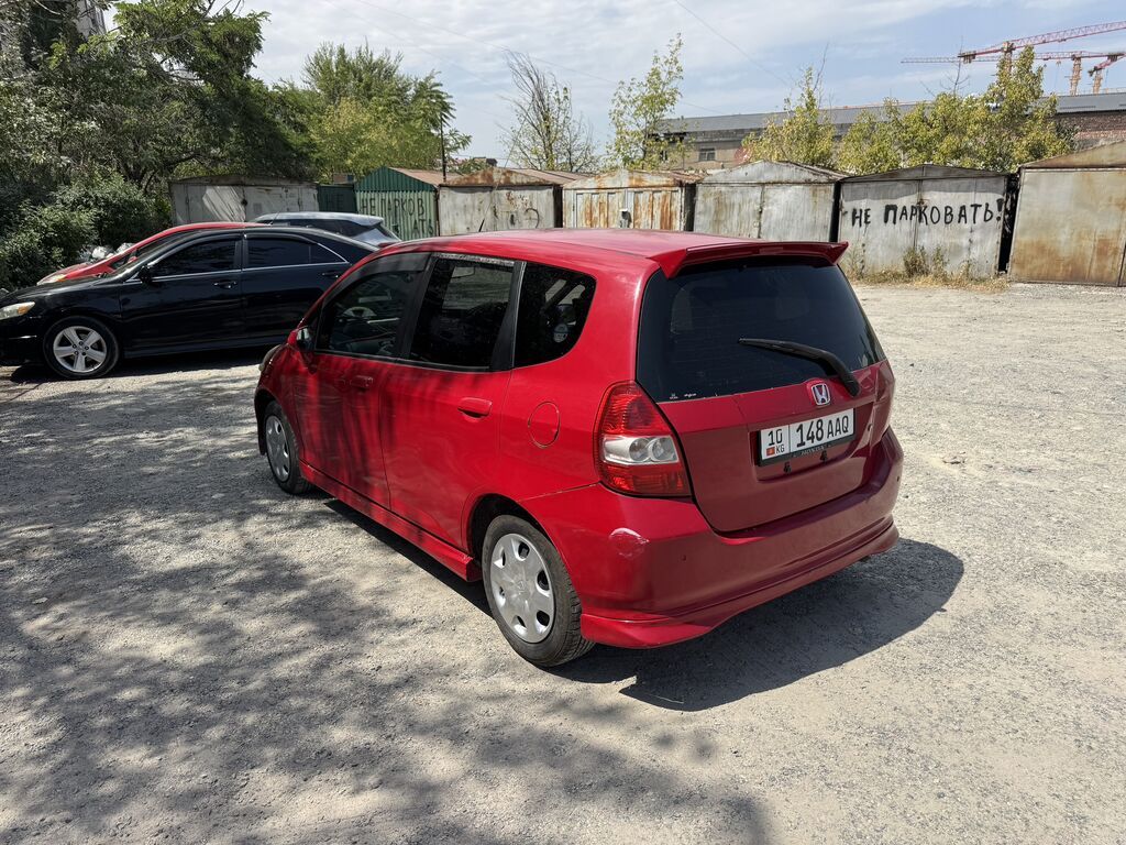 Honda Fit: 2002 г., 1.3 л, Вариатор, Бензин, Хэтчбэк: фото 5