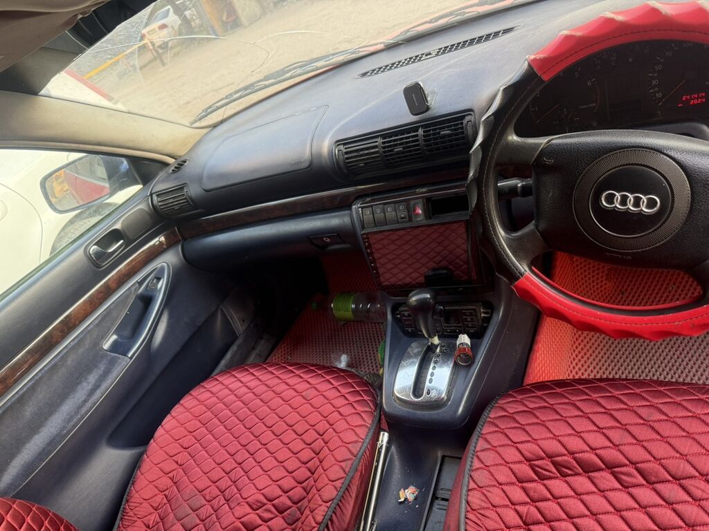 Audi A4: 1998 г., 1.8 л, Автомат, Бензин, Седан: фото 7