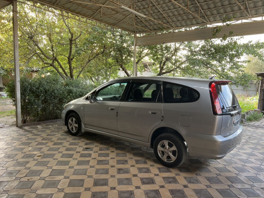 Honda Stream: 2005 г., 1.7 л, Автомат, Бензин, Минивэн: фото 2
