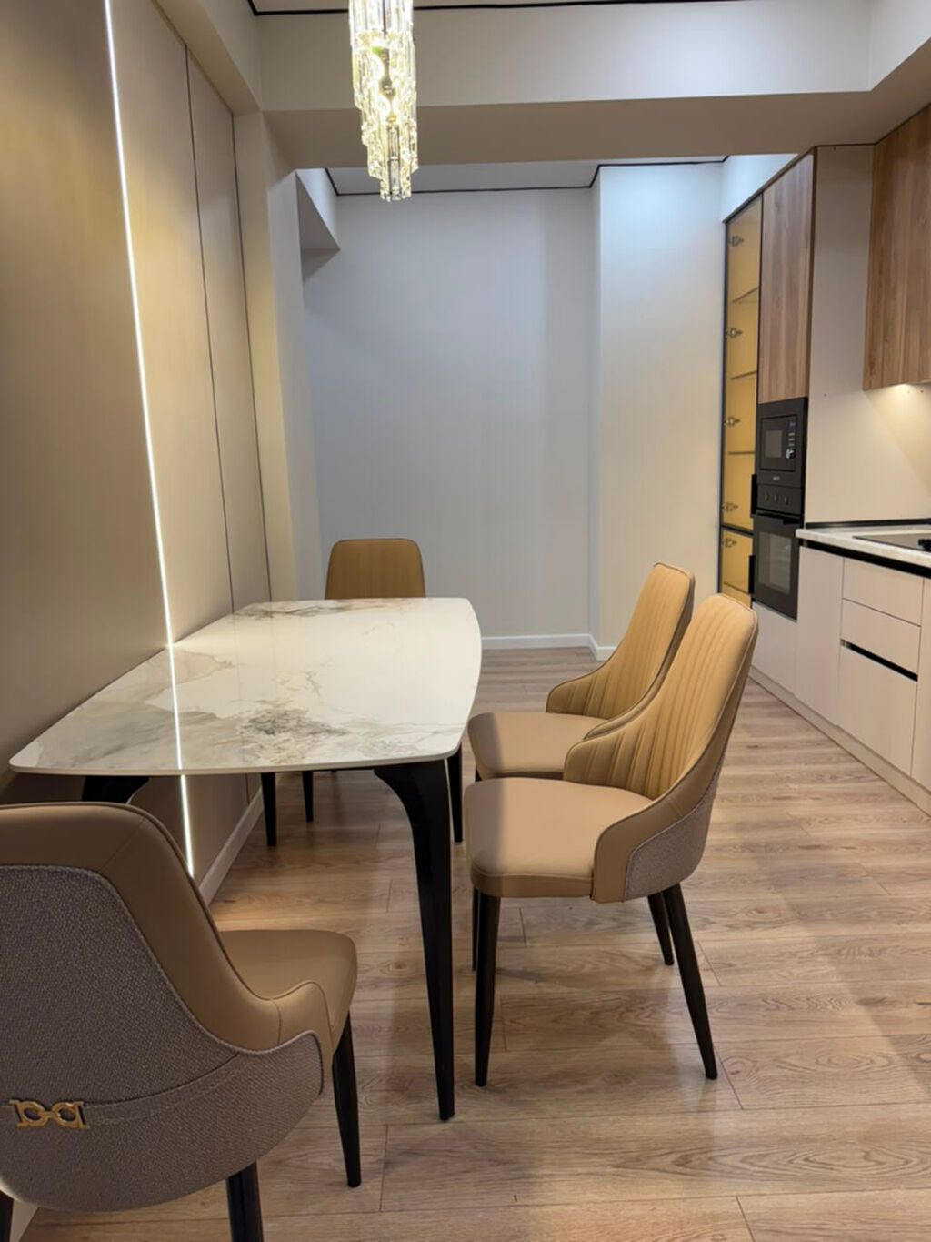 2 комнаты, 71 м², Элитка, 6 этаж, Дизайнерский ремонт — фото 2