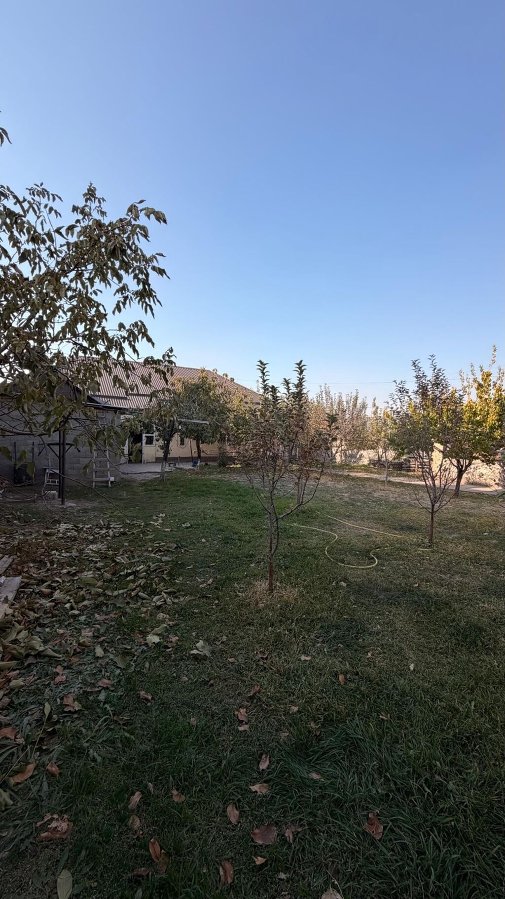 5 комнат, 200 м², 8 соток, Бишкек, Киргизия 1 Собственник