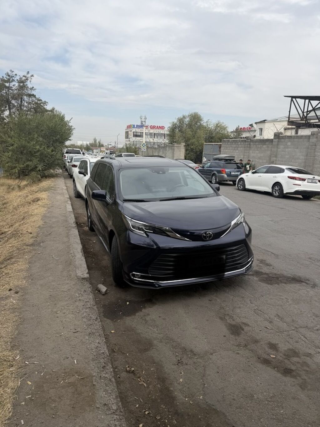 Toyota Sienna: 2023 г., Гибрид, Минивэн: фото 3