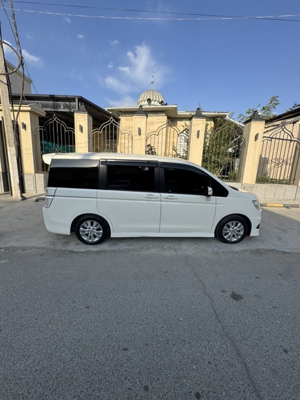 Honda Stepwgn: 2010 г., Газ, Минивэн: фото 4