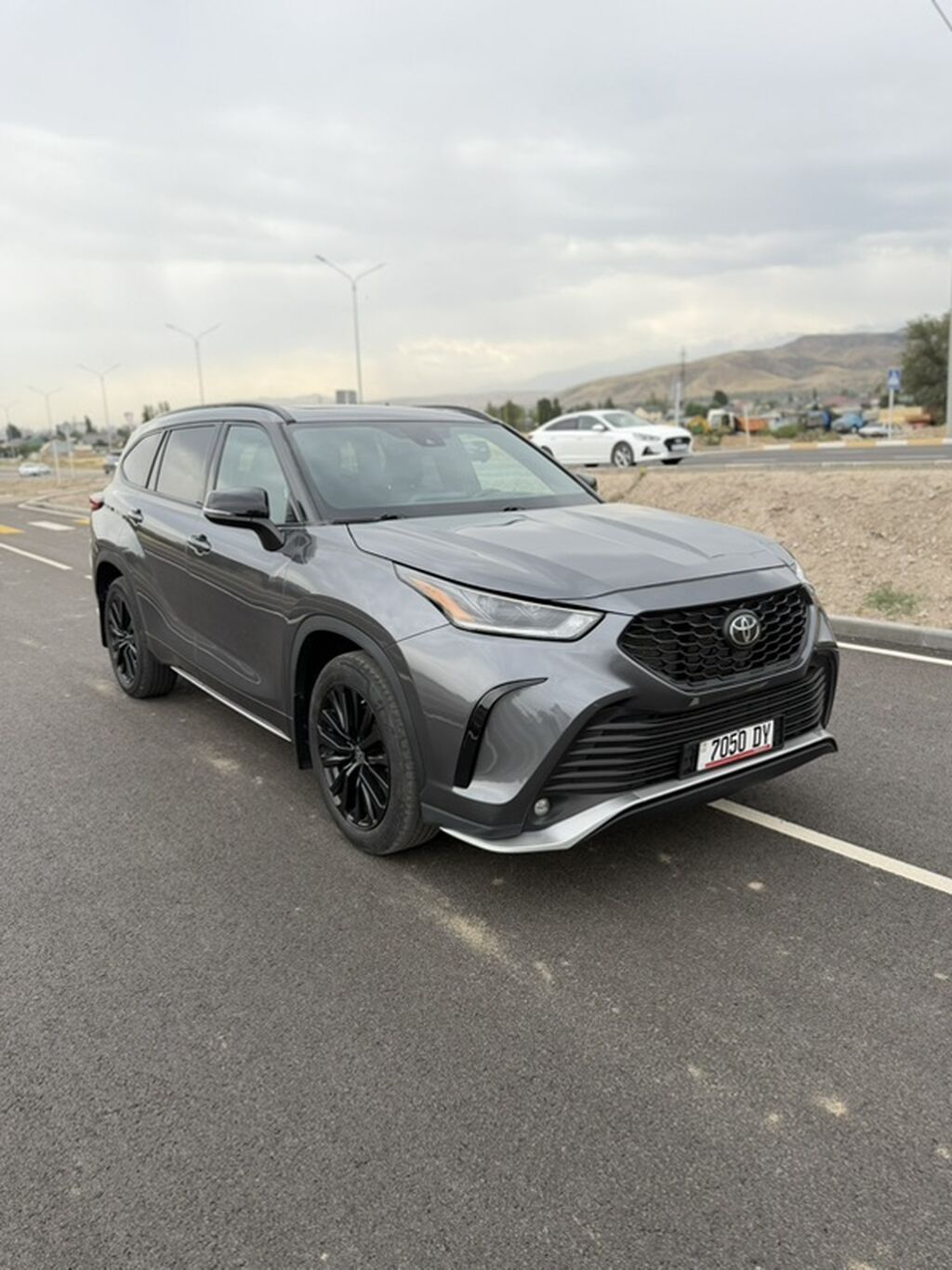 Toyota Highlander: 2023 г., 2.4 л, Автомат, Бензин, Кроссовер: фото 3