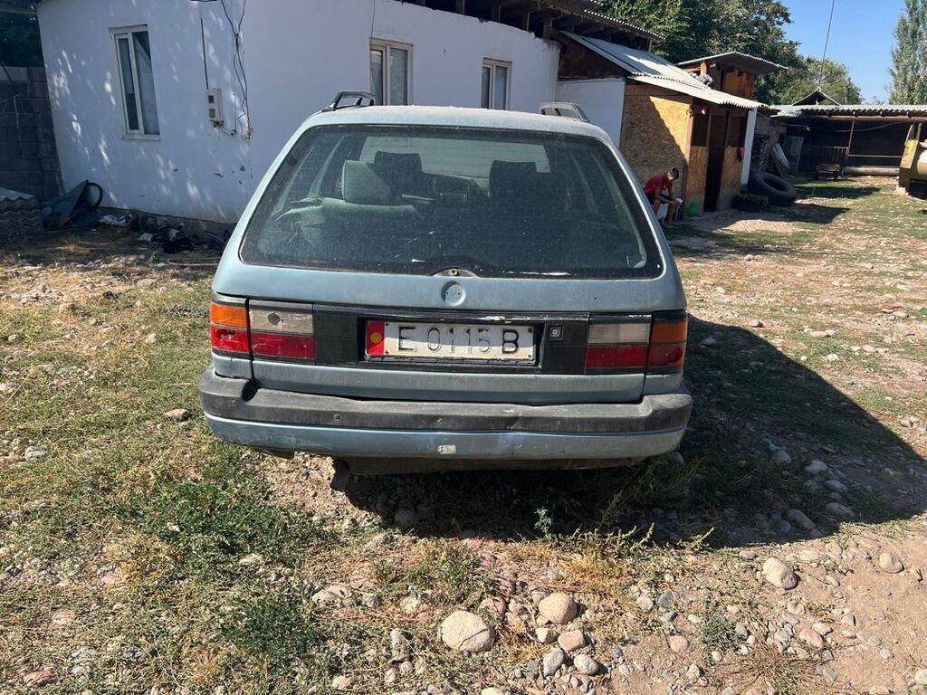 Volkswagen Passat Variant: 1991 г., 1.8 л, Механика, Бензин, Универсал: фото 4