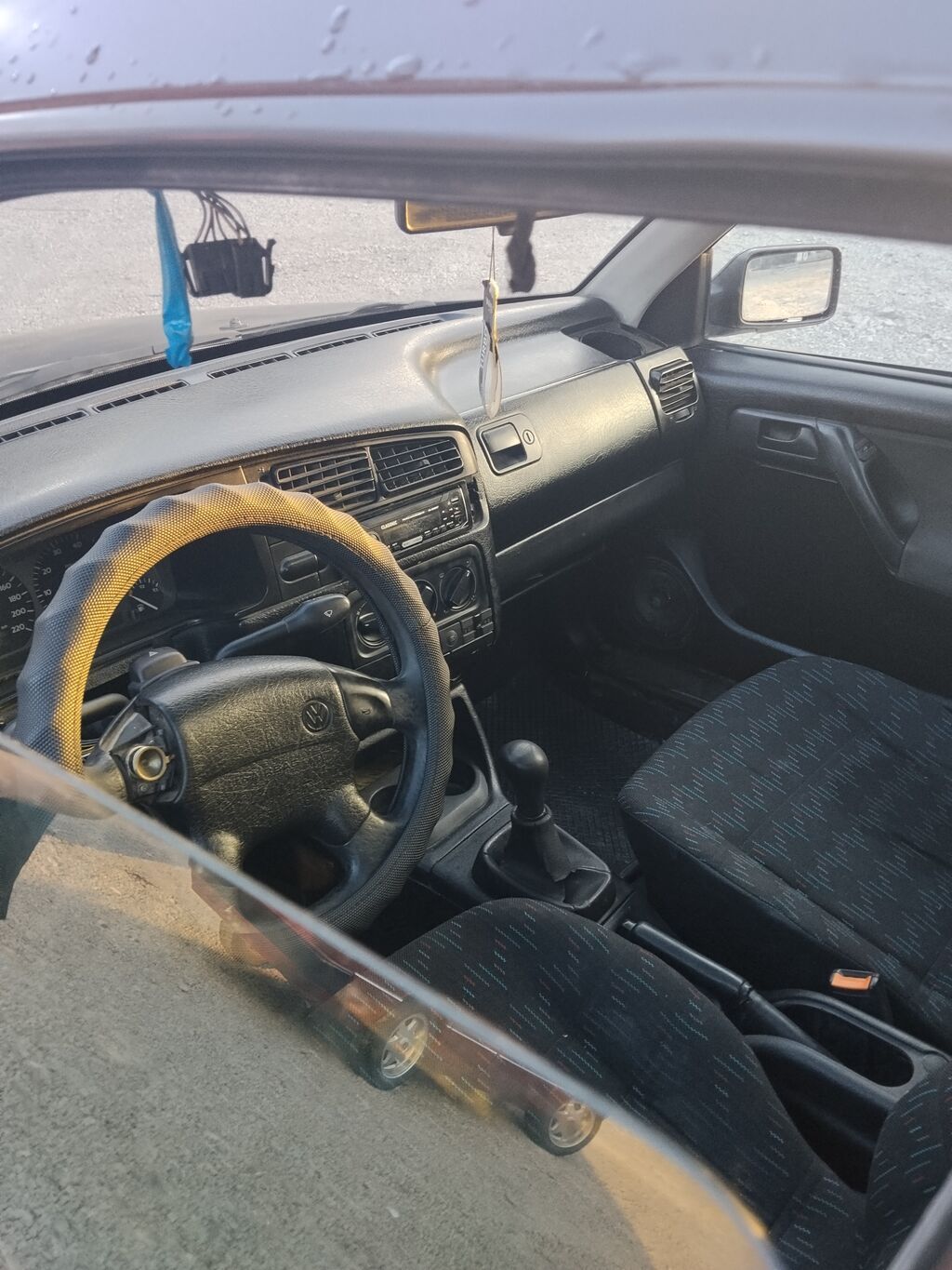 Volkswagen Golf: 1992 г., 1.6 л, Механика, Бензин, Хэтчбэк: фото 2