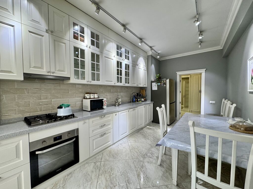 3 комнаты, 110 м², Элитка, 3 этаж, Дизайнерский ремонт — фото 5