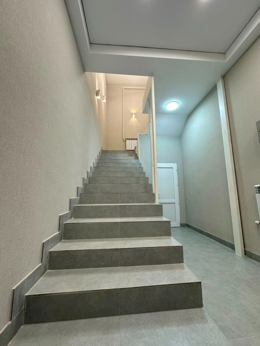 : 170 м², С ремонтом, С отдельным санузлом