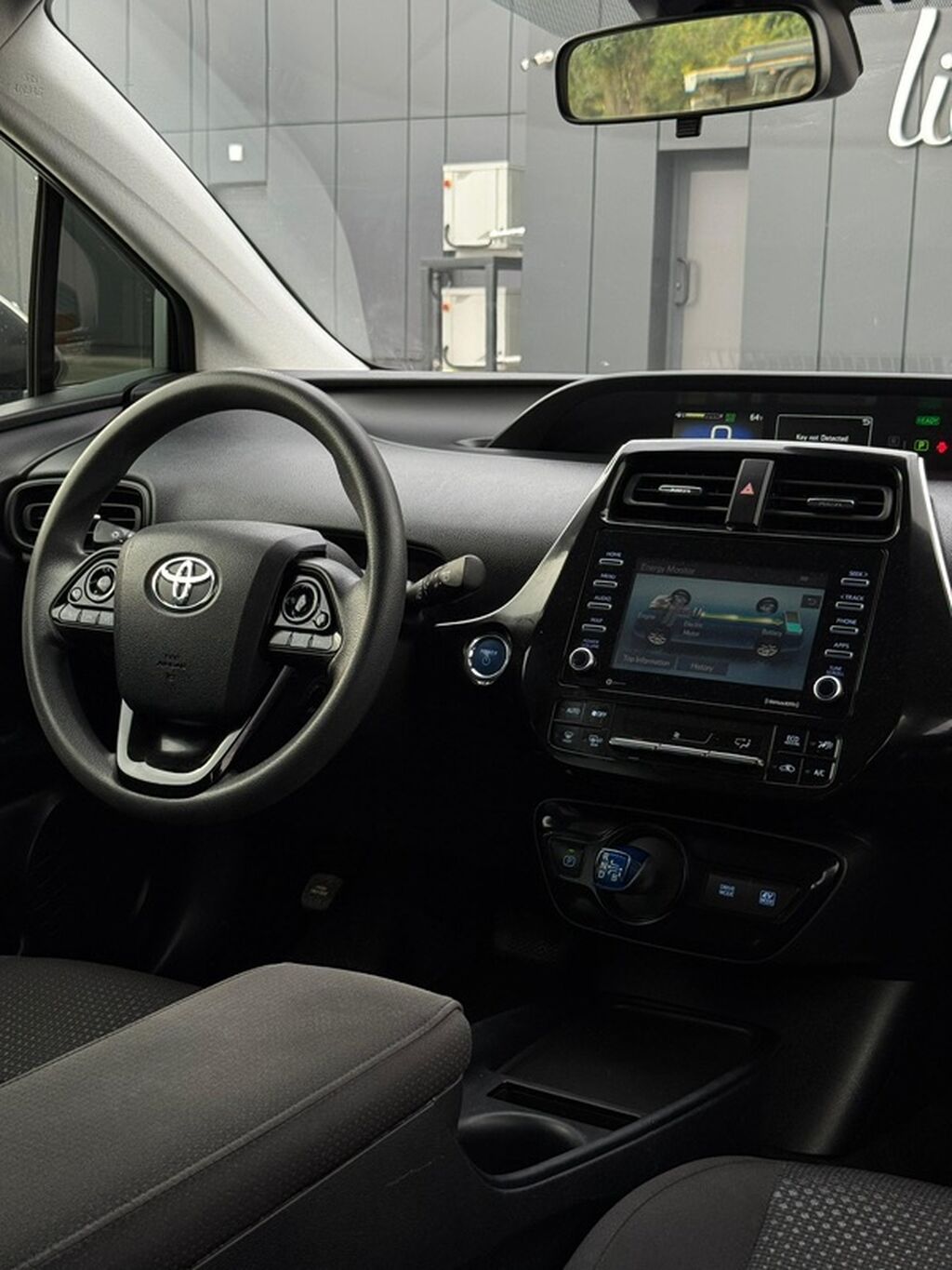 Toyota Prius: 2021 г., 1.8 л, Автомат, Гибрид, Лифтбек: фото 8