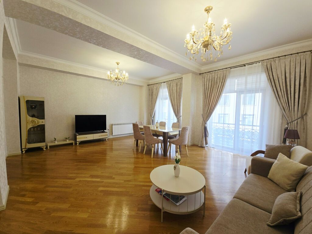 Ağ şəhərdə 3 otaqlı mənzil kirayə verilir, 140 m², 1 700 AZN/ay, şəkil 2 / 12