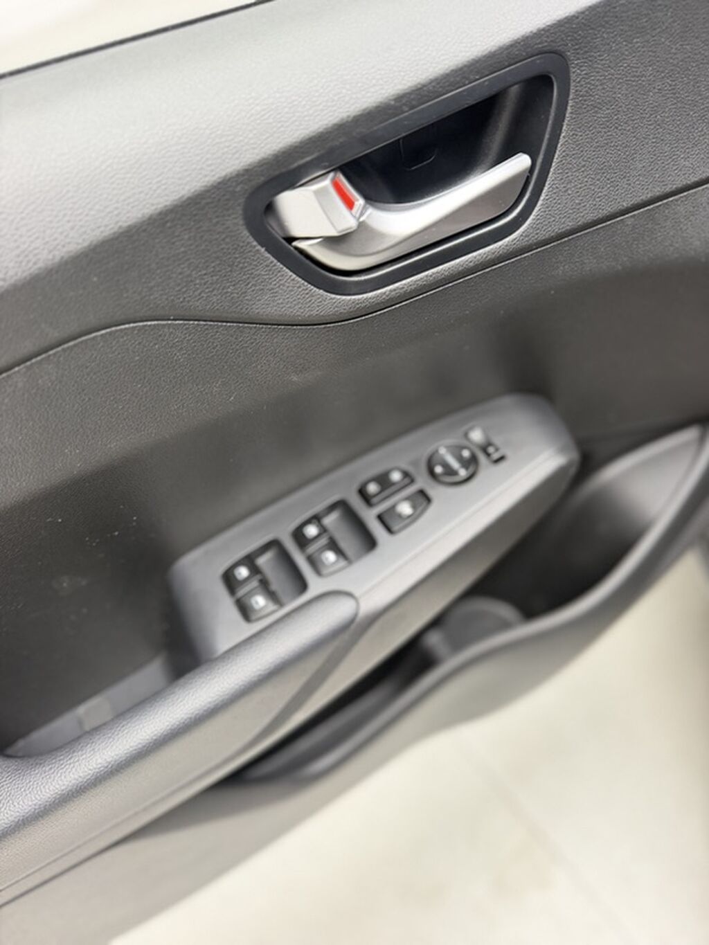 Hyundai Solaris: 2020 г., 1.4 л, Автомат, Бензин, Седан: фото 7