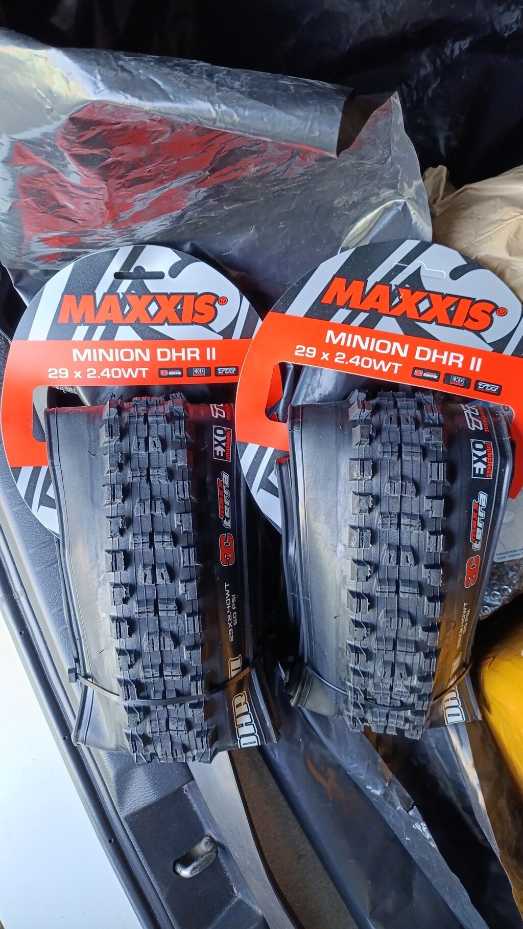 Новые MAXXIS Minion DHR II 3C EXO TR Maxx Terra 29*2.4WT - 1шт: фото 3