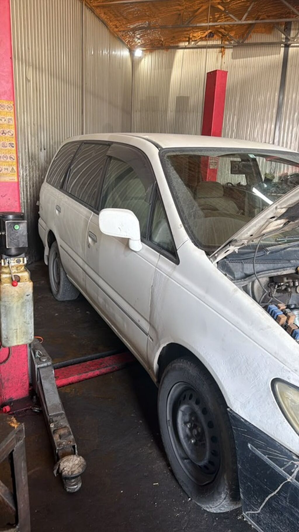 Nissan Presage: 1999 г., 2.4 л, Автомат, Бензин, Минивэн: фото 5