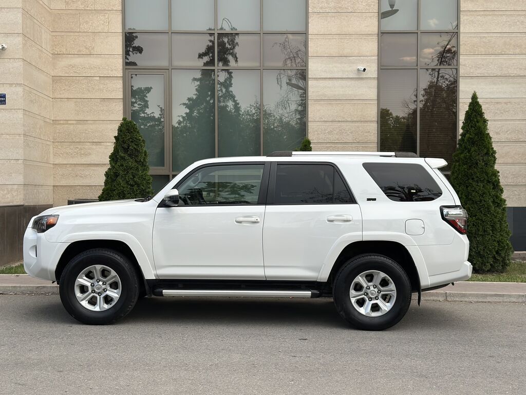 Toyota 4Runner: 2020 г., 4 л, Автомат, Бензин, Внедорожник: фото 4