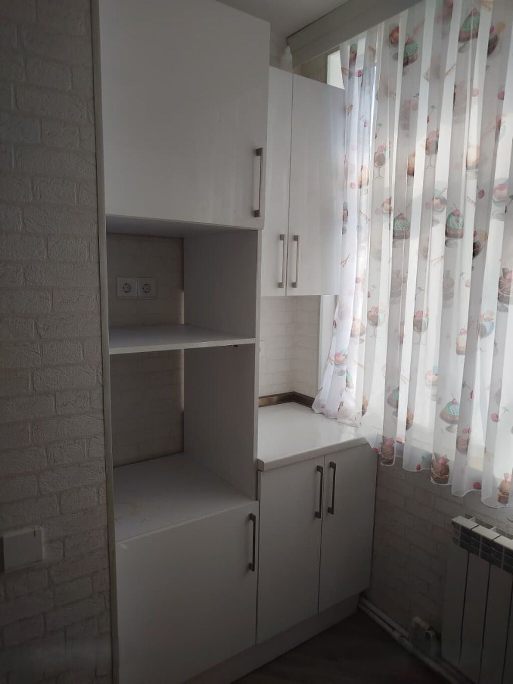 Bakı, 8-ci kilometr, 3 otaqlı, Köhnə tikili, m. Xalqlar Dostluğu, 90 kv. m