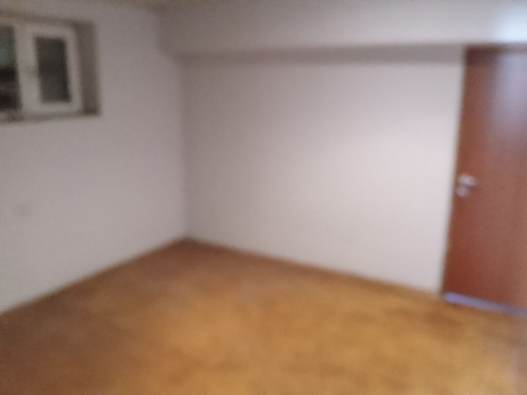 6 otaqlı, 161 kv. m, Orta təmir