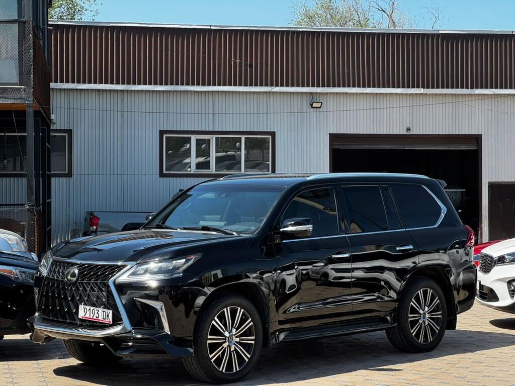 Lexus LX