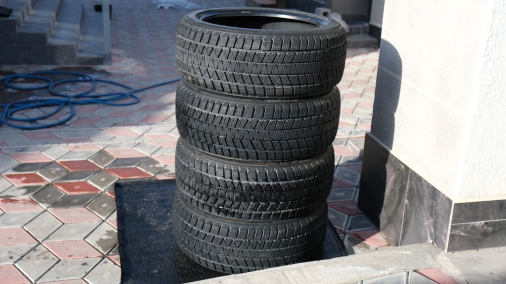 Шины 255 / 45 / R 20, Зима, Б/у, Комплект, Внедорожные (АТ/МТ), Япония, Bridgestone: фото 8