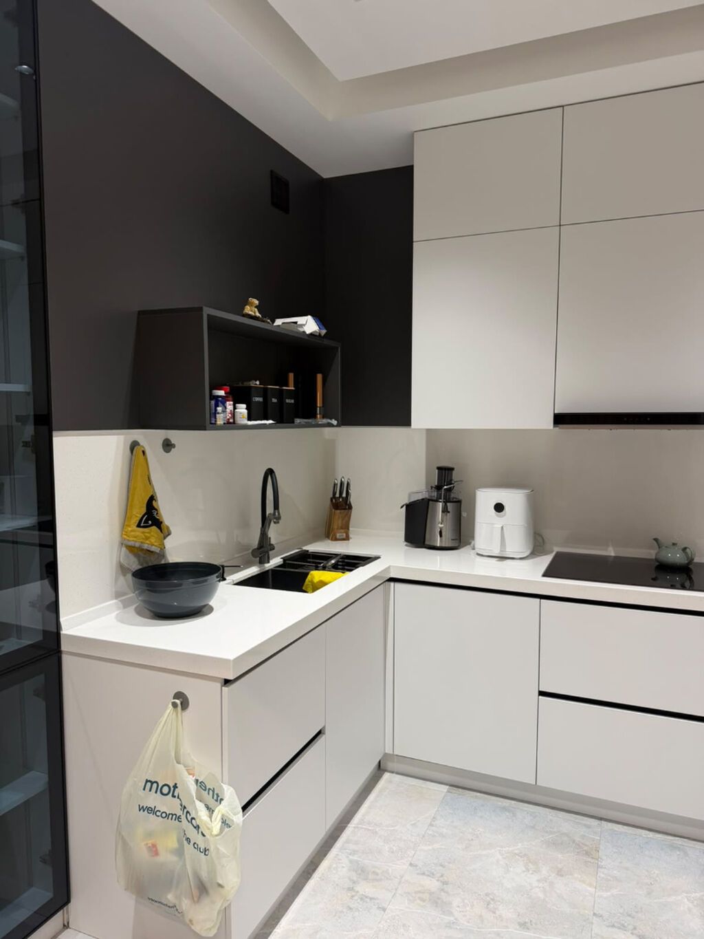 Deluxe Residence – Ceyhun Hacıbəyli küçəsi | 28 May metrosu | 2 Otaqlı