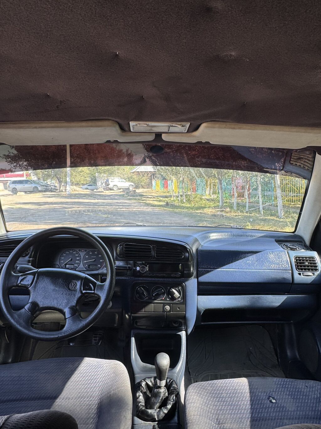 Volkswagen Vento: 1993 г., 1.8 л, Механика, Бензин: фото 5