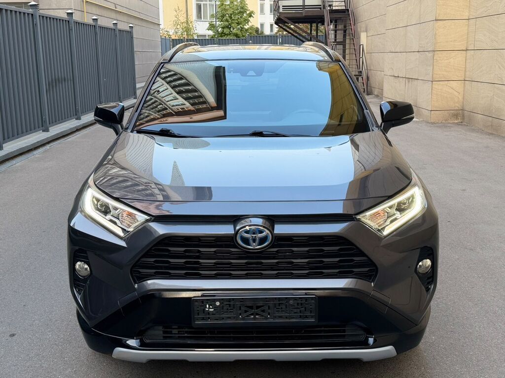 Toyota RAV4: 2019 г., 2.5 л, Автомат, Гибрид, Кроссовер: фото 1