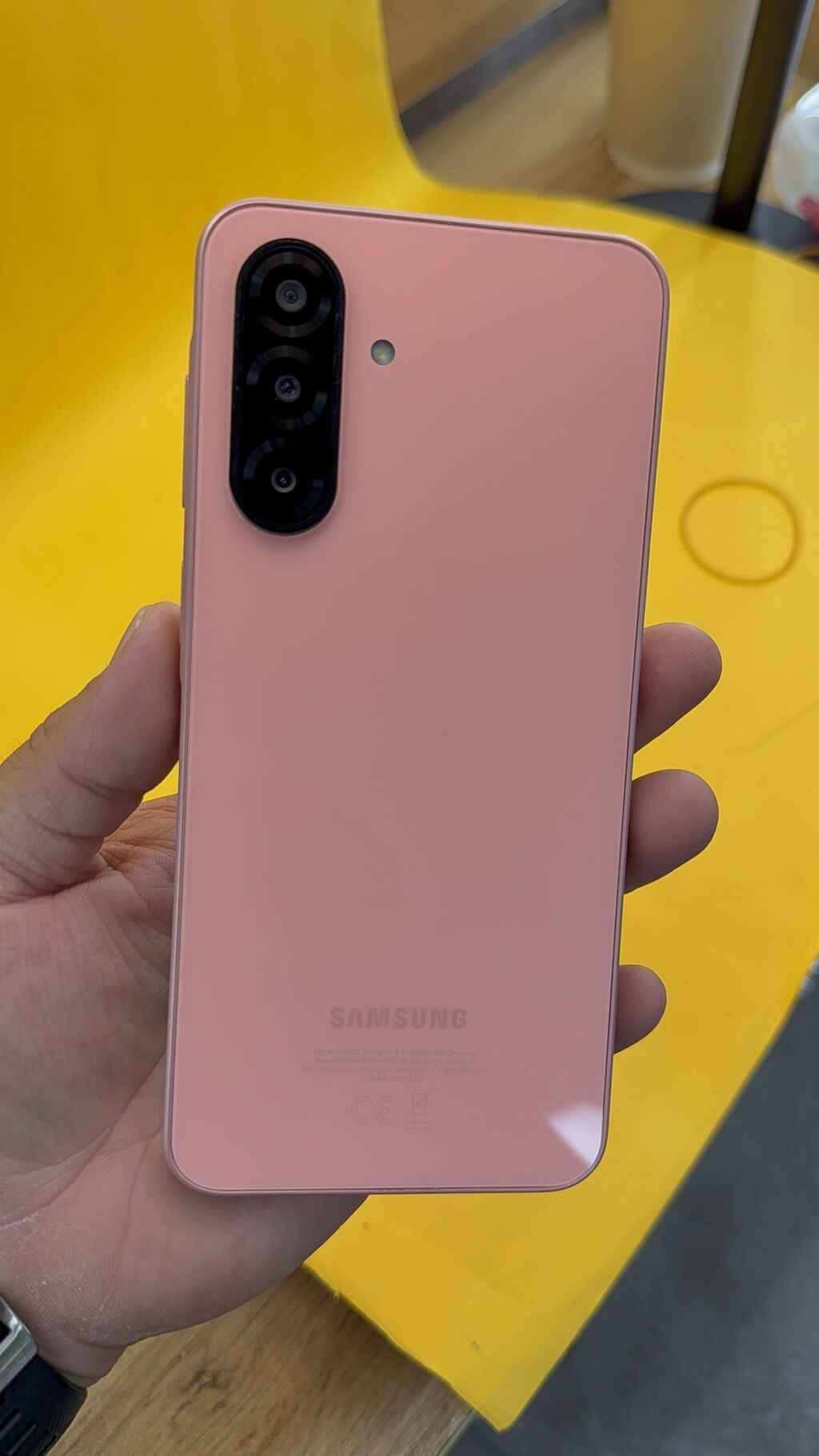 Samsung Galaxy A26 5G, 128 ГБ, идеальное состояние: фото 4